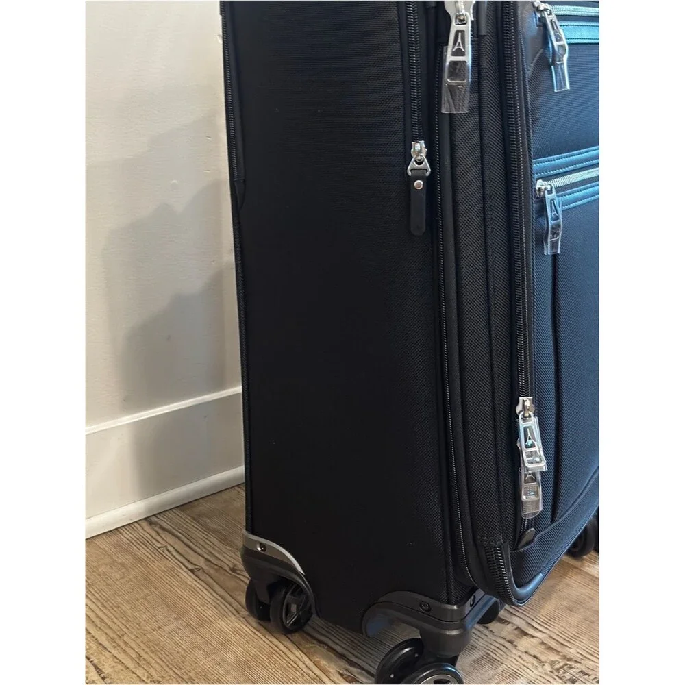 Travelpro Platinum Elite travel Carry-On Business Plus Spinner luggage suitcase